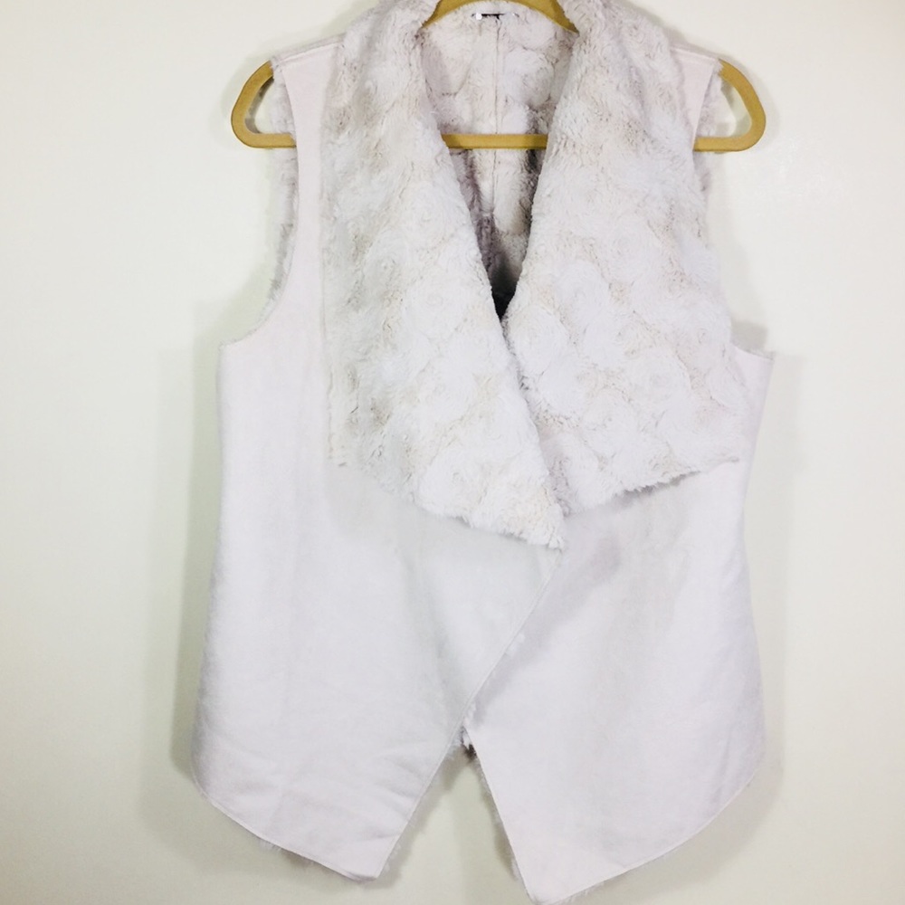 Andrew Marc New York Women’s Reversible Faux Fur Vest Cream L - Picture 8 of 8